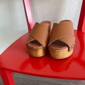 Charles David Platform Mule Clogs Wedge Heel Sandals